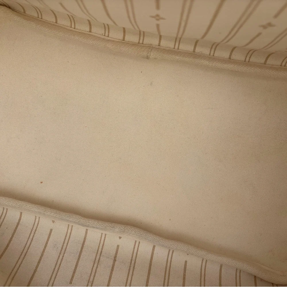 Louis Vuitton Neverfull MM (PRICE FIRM) - Picture 6 of 16